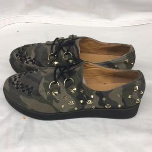 Beau & Ashe new spiked shoes ladies sz 7.5